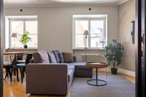 Modern 1-bedroom APT on Stora torget in Visby, Visby